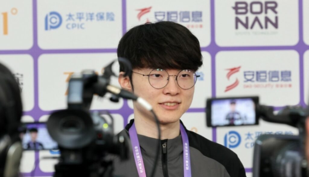 Faker spent ‘3 hours’ of stream doing university exams, fans were surprised by the result 3