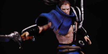 A player who hates Yasuo made a very beautiful Yasuo figure and smashed it 2